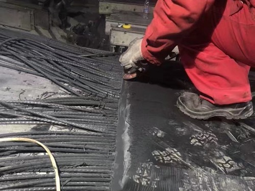 鋼絲繩芯輸送帶接頭現(xiàn)場